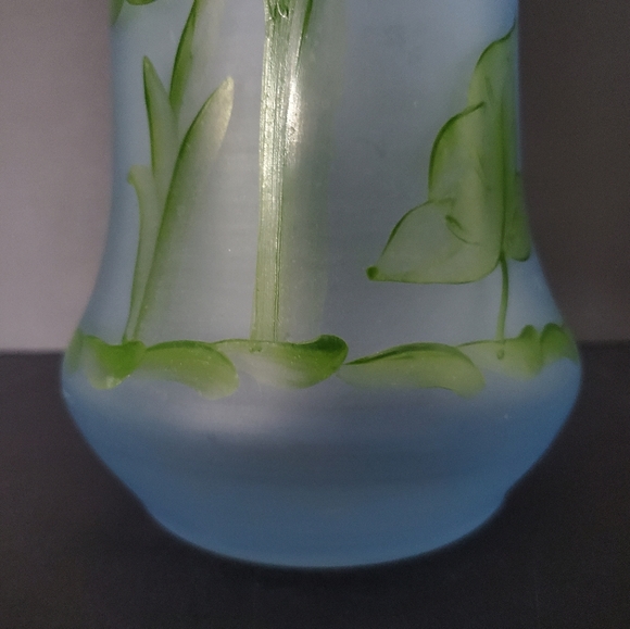 Tall Blue Satin Glass Vase Frosted Hand Painted White Calla Lilles Fluted Rim - Picture 3 of 8